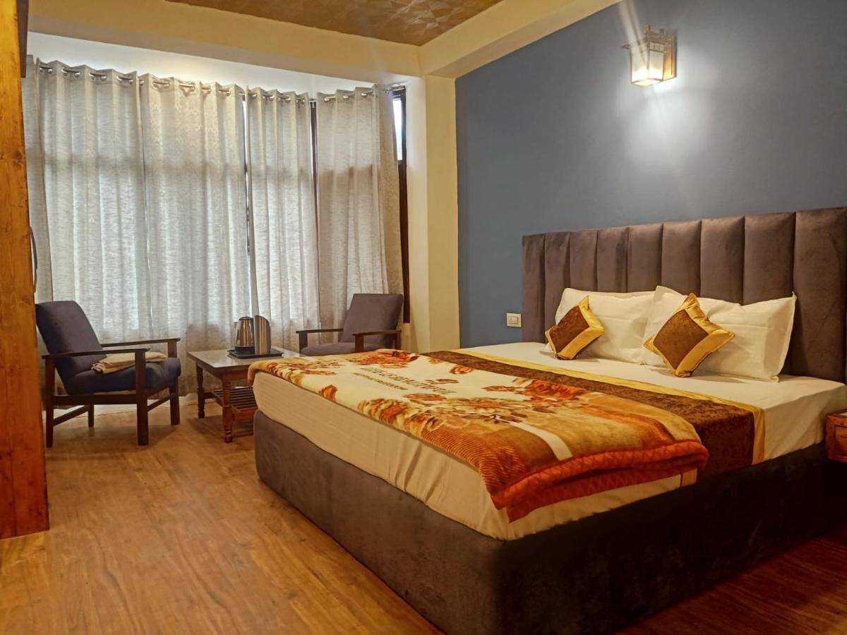 Hotel Link Way-A Riverside Hotel Manali  Bagian luar foto
