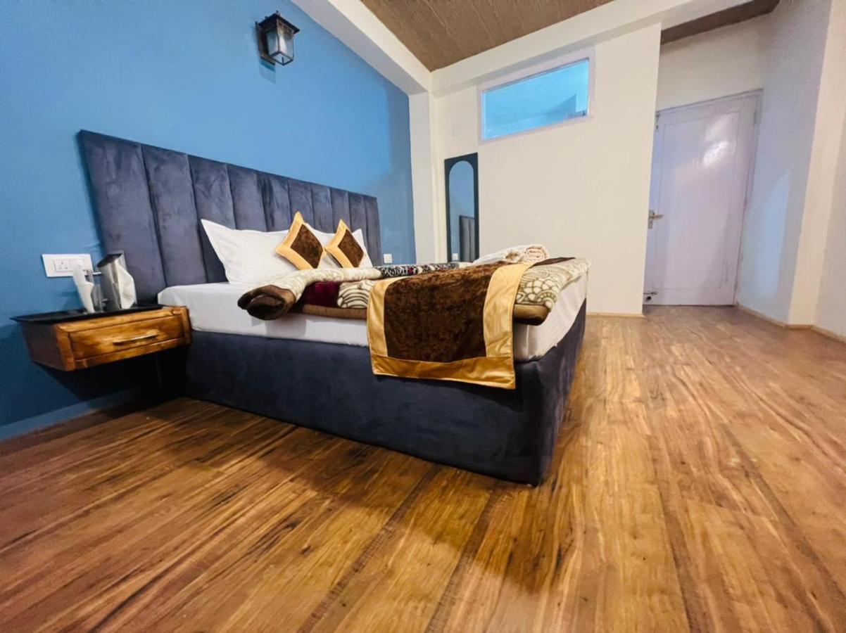Hotel Link Way-A Riverside Hotel Manali  Bagian luar foto