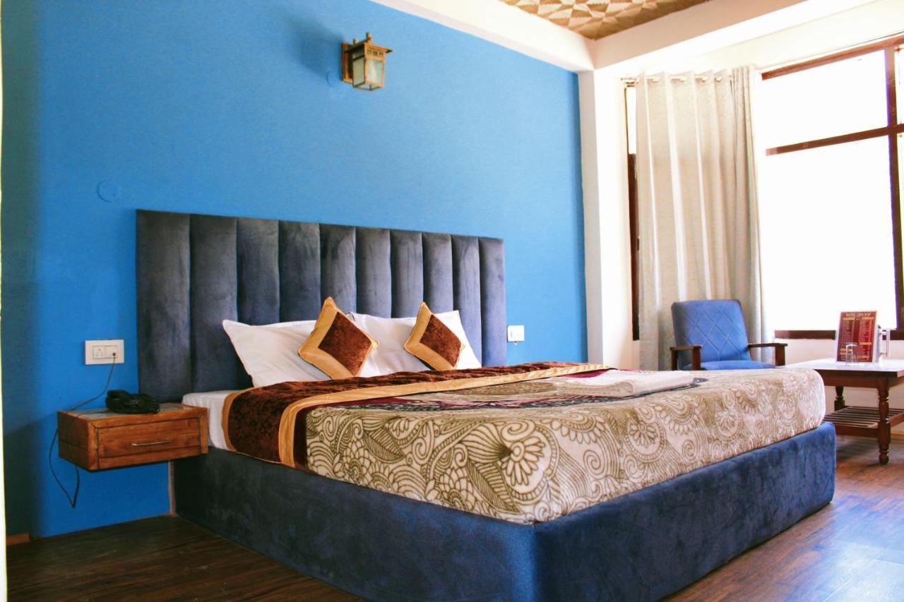Hotel Link Way-A Riverside Hotel Manali  Bagian luar foto
