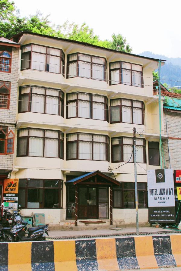 Hotel Link Way-A Riverside Hotel Manali  Bagian luar foto