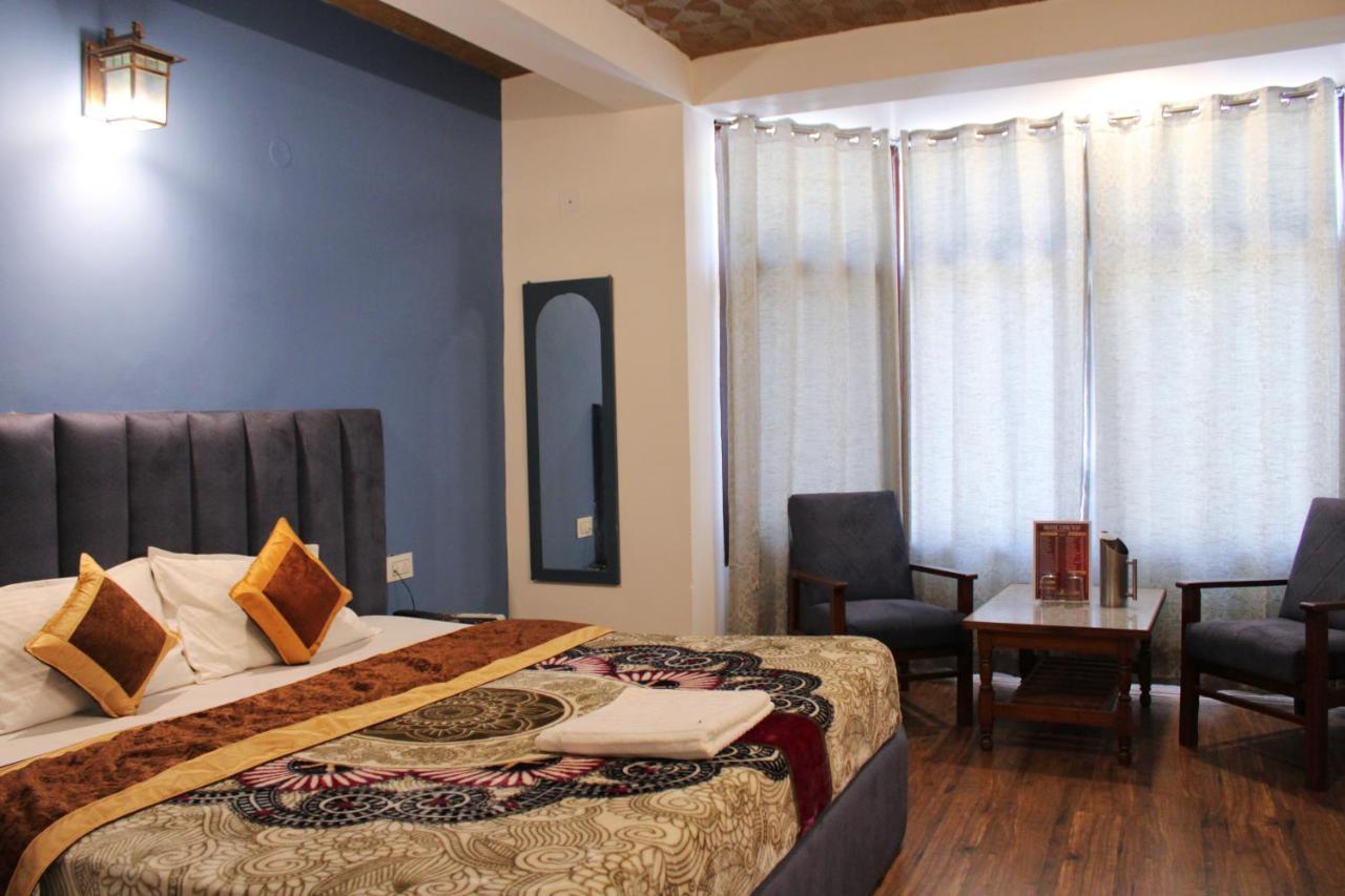 Hotel Link Way-A Riverside Hotel Manali  Bagian luar foto