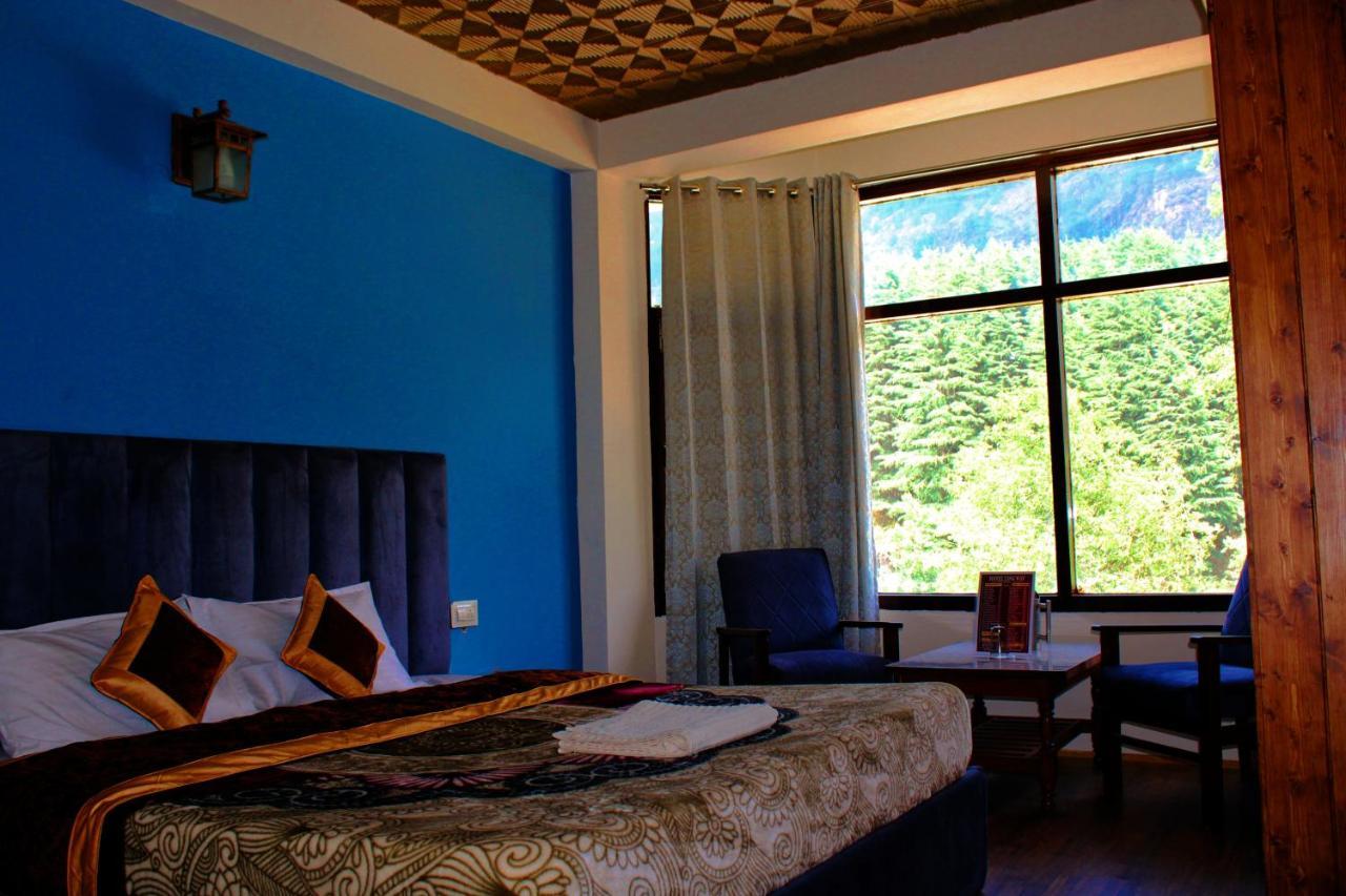 Hotel Link Way-A Riverside Hotel Manali  Bagian luar foto