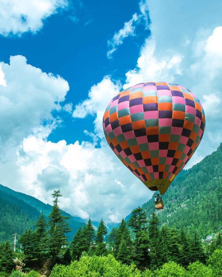 Hotel Link Way-A Riverside Hotel Manali  Bagian luar foto